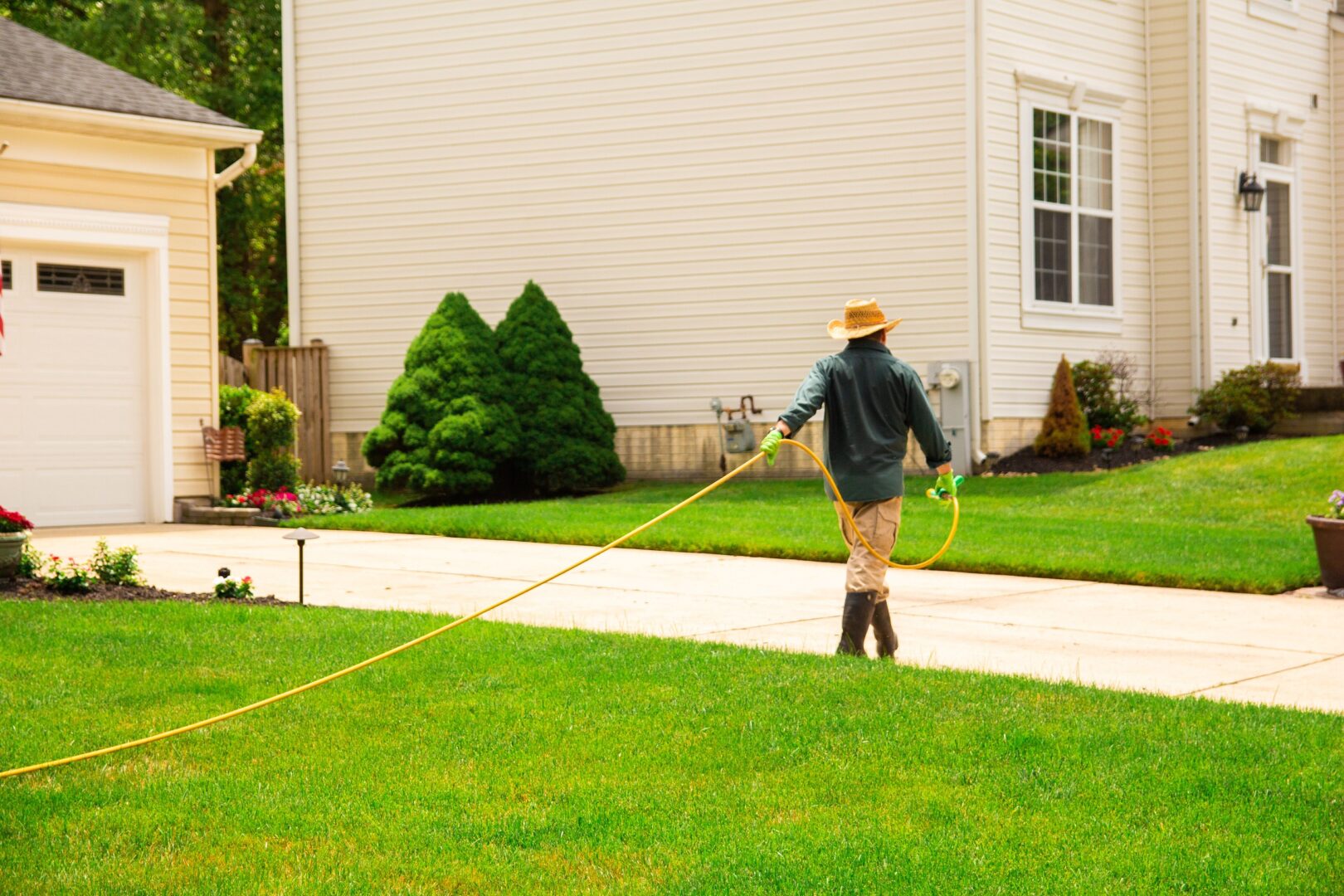 Tick Control Services in Davidsonville, MD on the green inc